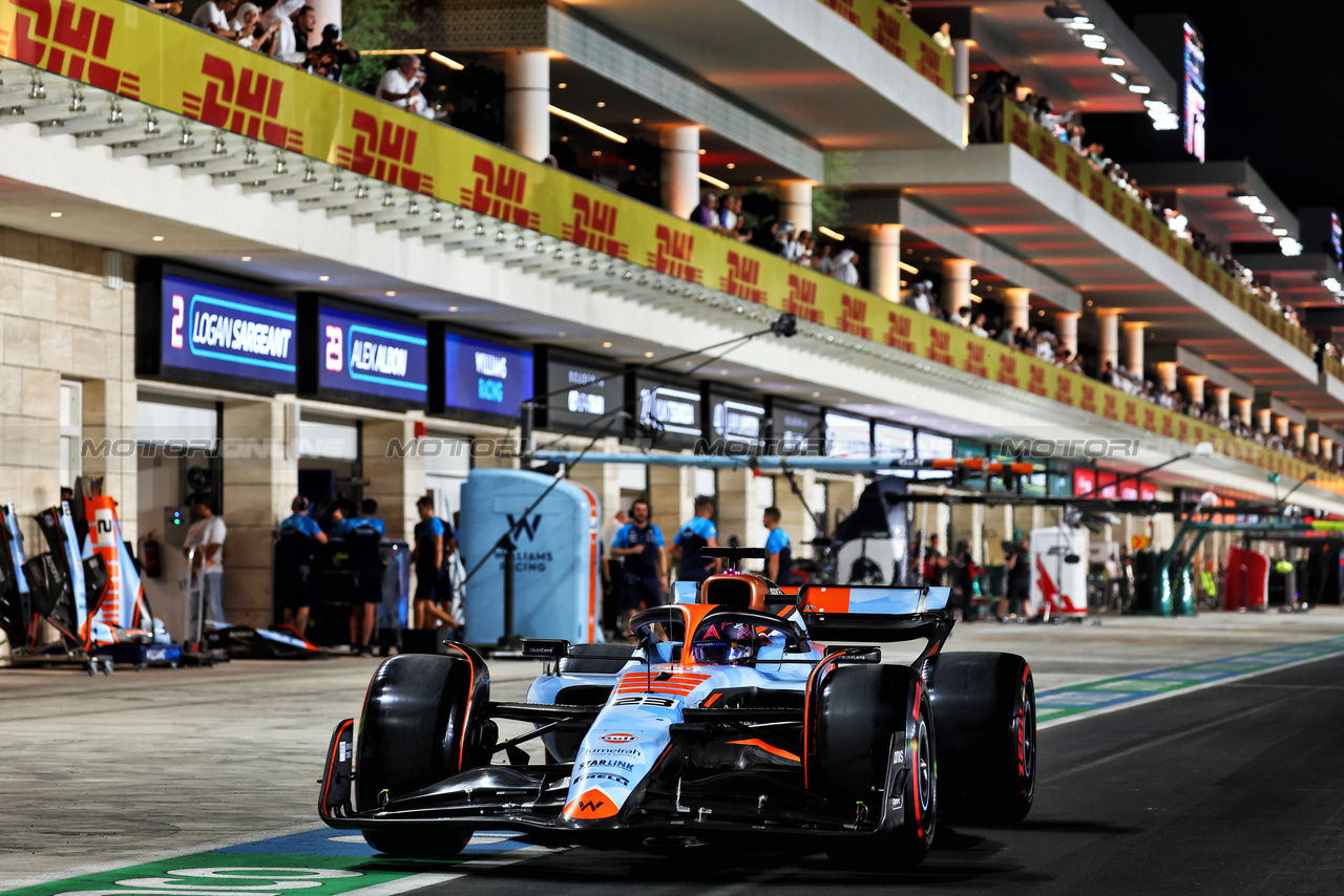 GP QATAR, Alexander Albon (THA) Williams Racing FW45 leaves the pits.

06.10.2023 Formula 1 World Championship, Rd 18, Qatar Grand Prix, Doha, Qatar, Qualifiche Day.

- www.xpbimages.com, EMail: requests@xpbimages.com © Copyright: Batchelor / XPB Images