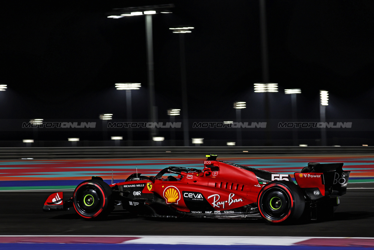 GP QATAR, Carlos Sainz Jr (ESP) Ferrari SF-23.

06.10.2023 Formula 1 World Championship, Rd 18, Qatar Grand Prix, Doha, Qatar, Qualifiche Day.

- www.xpbimages.com, EMail: requests@xpbimages.com © Copyright: Moy / XPB Images