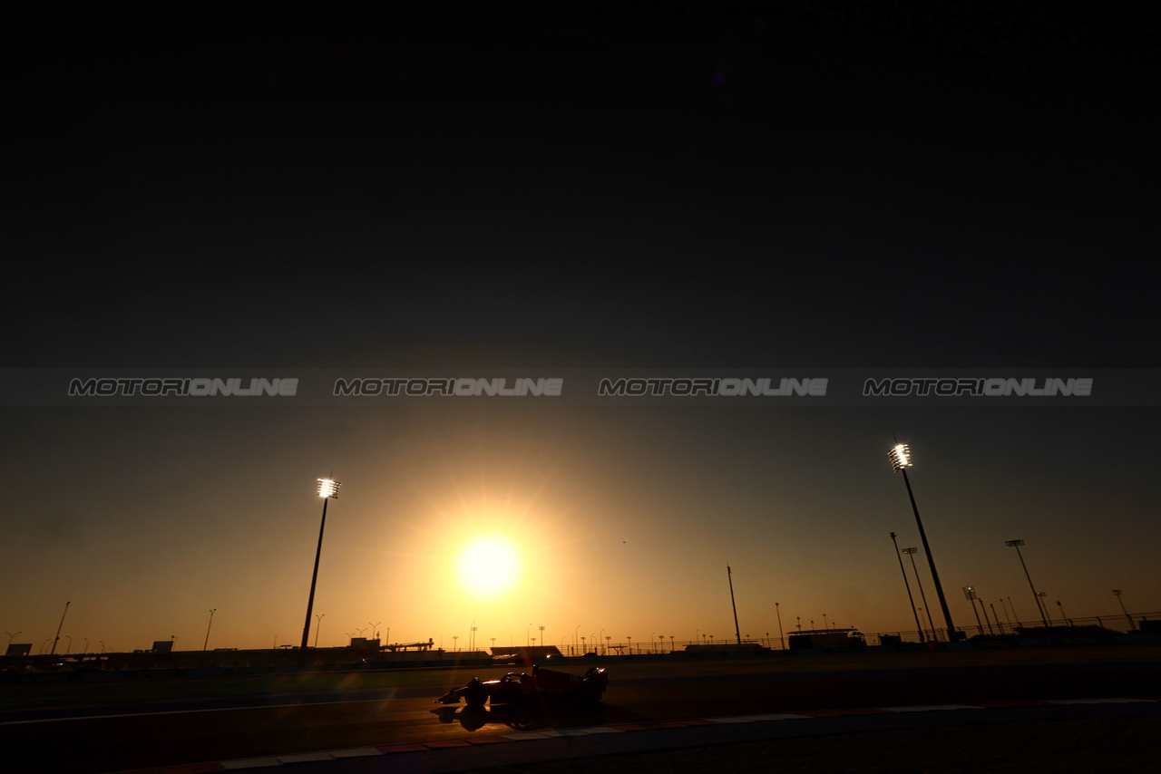 GP QATAR, Carlos Sainz Jr (ESP) Ferrari SF-23.

06.10.2023 Formula 1 World Championship, Rd 18, Qatar Grand Prix, Doha, Qatar, Qualifiche Day.

- www.xpbimages.com, EMail: requests@xpbimages.com © Copyright: Charniaux / XPB Images