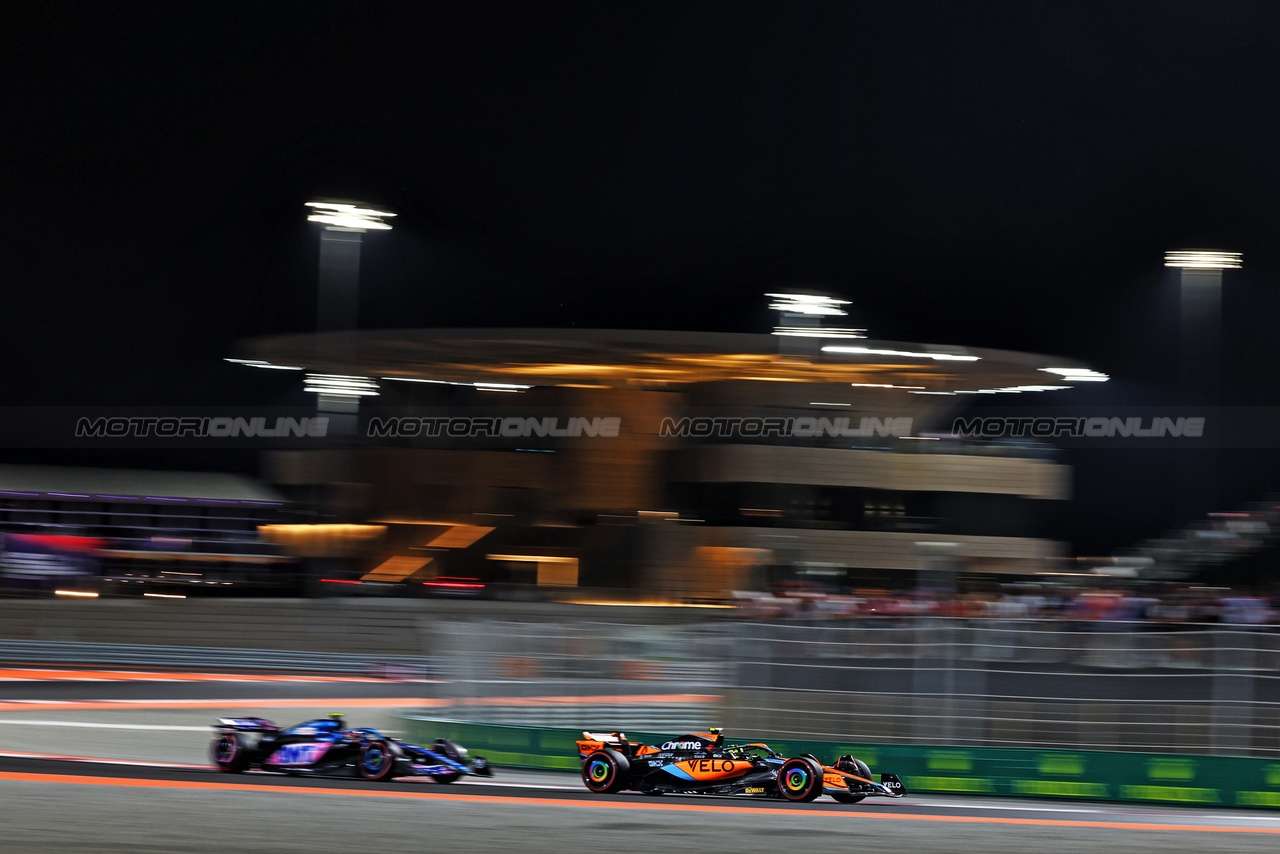 GP QATAR, Lando Norris (GBR) McLaren MCL60.

06.10.2023 Formula 1 World Championship, Rd 18, Qatar Grand Prix, Doha, Qatar, Qualifiche Day.

 - www.xpbimages.com, EMail: requests@xpbimages.com © Copyright: Coates / XPB Images