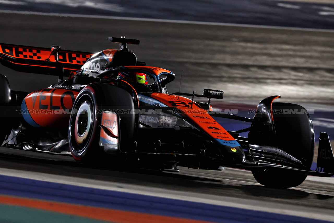 GP QATAR, Oscar Piastri (AUS) McLaren MCL60.

06.10.2023 Formula 1 World Championship, Rd 18, Qatar Grand Prix, Doha, Qatar, Qualifiche Day.

 - www.xpbimages.com, EMail: requests@xpbimages.com © Copyright: Coates / XPB Images
