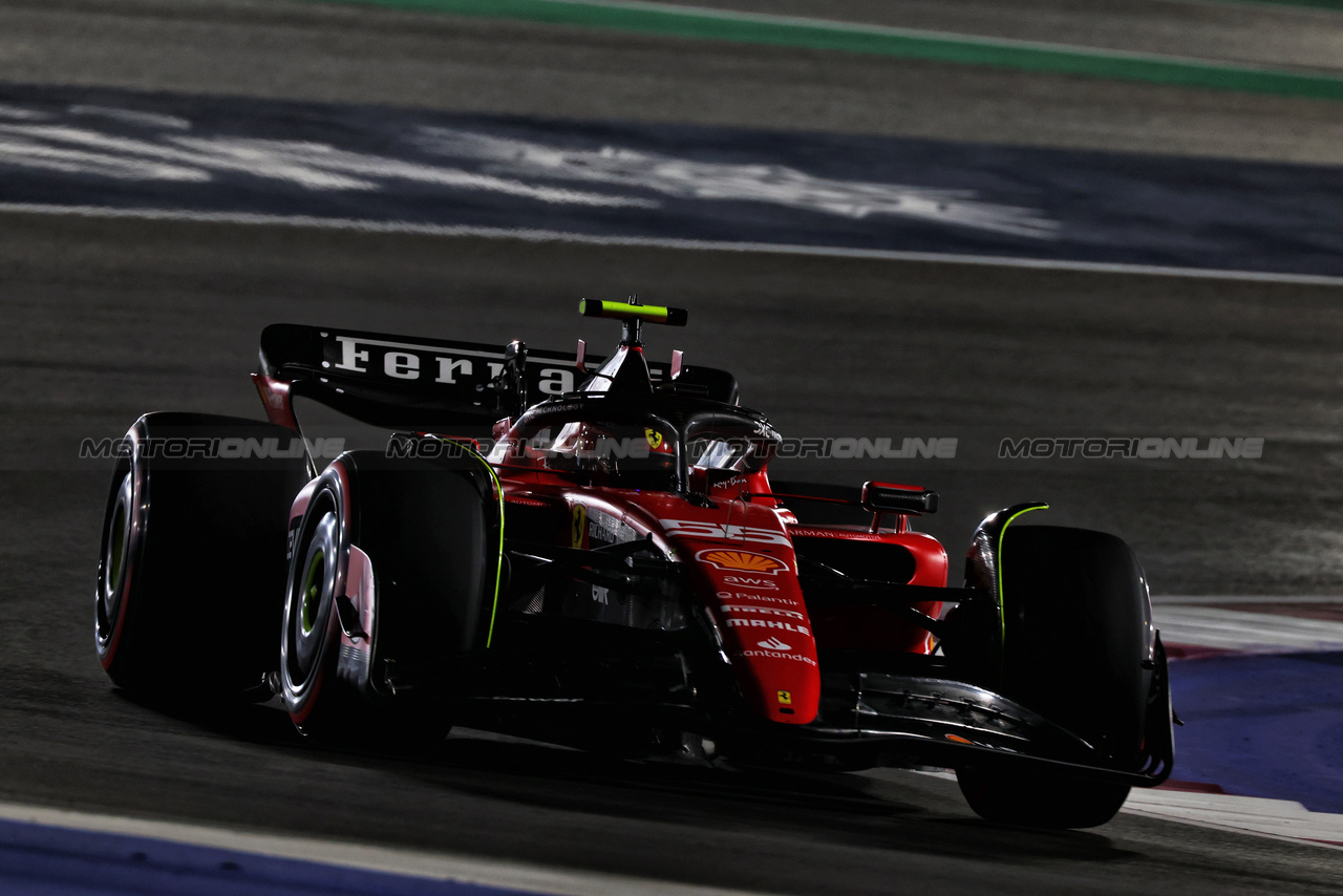 GP QATAR, Carlos Sainz Jr (ESP) Ferrari SF-23.

06.10.2023 Formula 1 World Championship, Rd 18, Qatar Grand Prix, Doha, Qatar, Qualifiche Day.

 - www.xpbimages.com, EMail: requests@xpbimages.com © Copyright: Coates / XPB Images