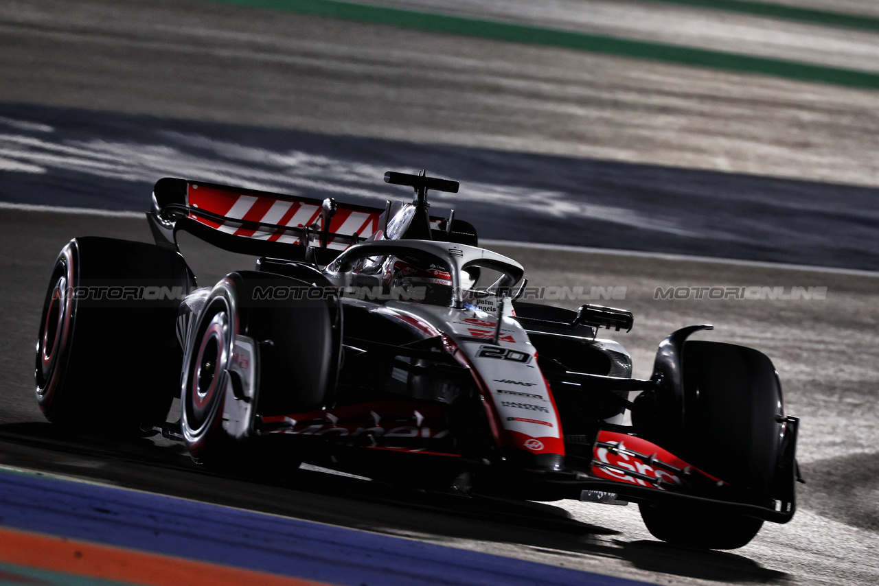 GP QATAR, Kevin Magnussen (DEN) Haas VF-23.

06.10.2023 Formula 1 World Championship, Rd 18, Qatar Grand Prix, Doha, Qatar, Qualifiche Day.

 - www.xpbimages.com, EMail: requests@xpbimages.com © Copyright: Coates / XPB Images