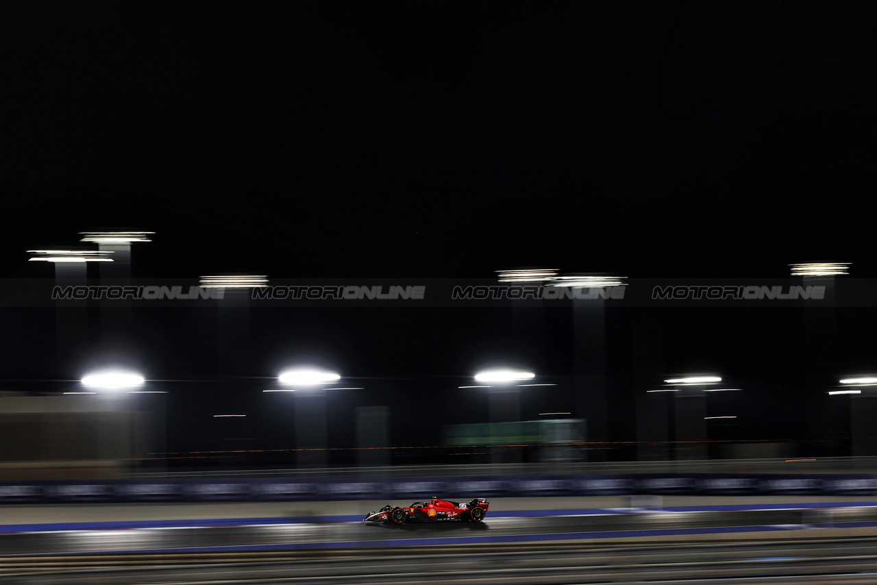 GP QATAR, Carlos Sainz Jr (ESP) Ferrari SF-23.

06.10.2023 Formula 1 World Championship, Rd 18, Qatar Grand Prix, Doha, Qatar, Qualifiche Day.

 - www.xpbimages.com, EMail: requests@xpbimages.com © Copyright: Coates / XPB Images
