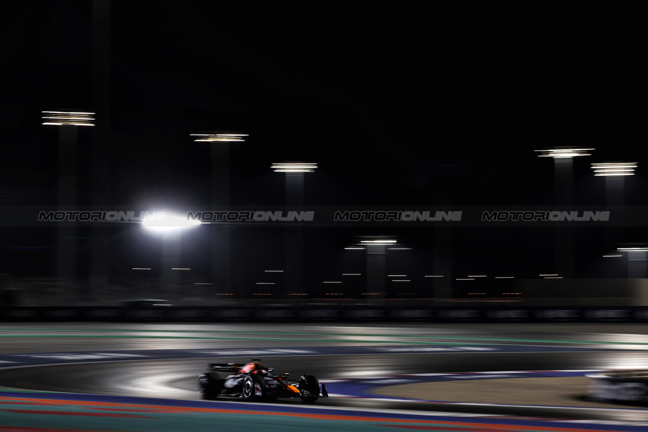 GP QATAR, Max Verstappen (NLD) Red Bull Racing RB19.

06.10.2023 Formula 1 World Championship, Rd 18, Qatar Grand Prix, Doha, Qatar, Qualifiche Day.

 - www.xpbimages.com, EMail: requests@xpbimages.com © Copyright: Coates / XPB Images