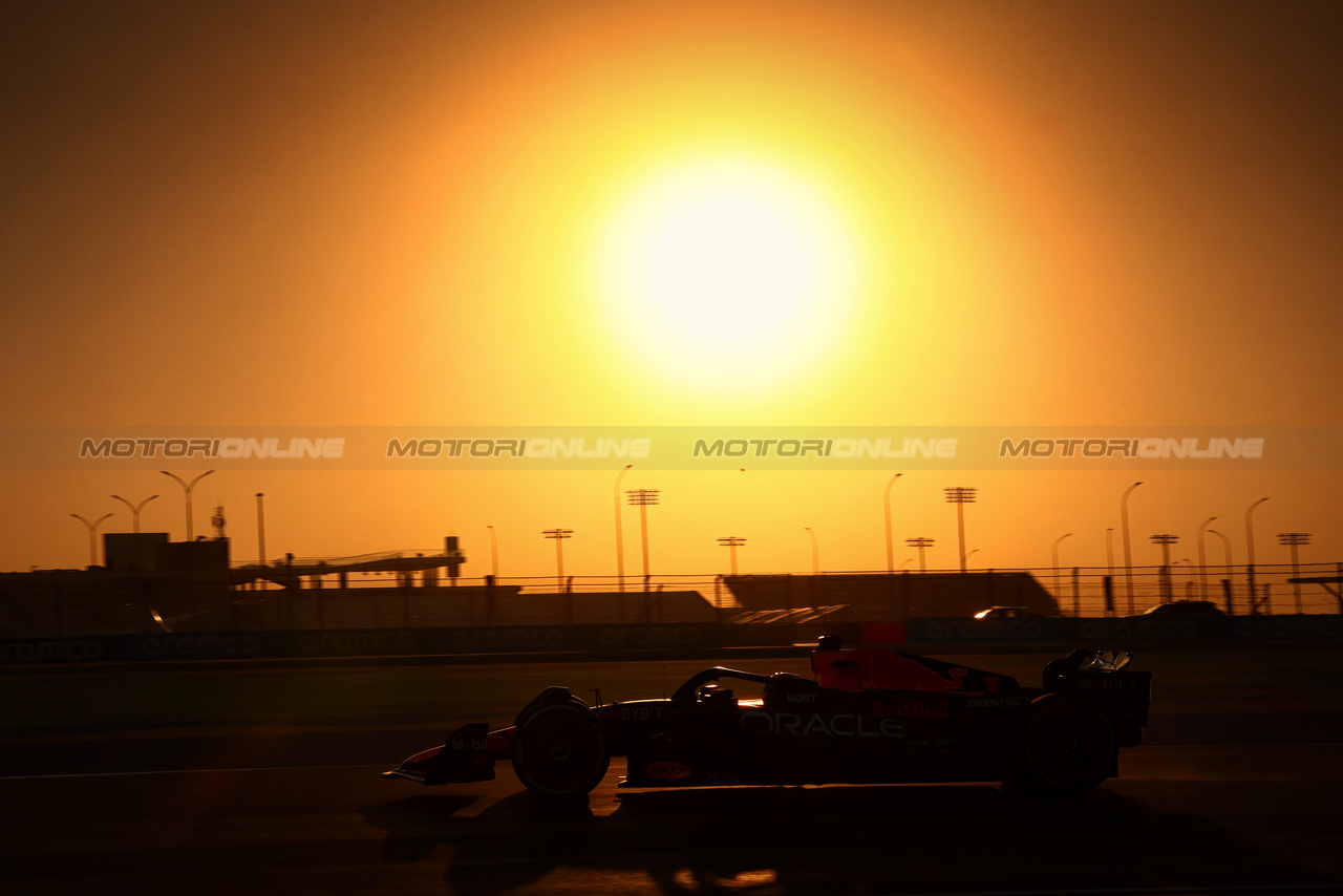 GP QATAR, Max Verstappen (NLD) Red Bull Racing RB19.

06.10.2023 Formula 1 World Championship, Rd 18, Qatar Grand Prix, Doha, Qatar, Qualifiche Day.

- www.xpbimages.com, EMail: requests@xpbimages.com © Copyright: Charniaux / XPB Images