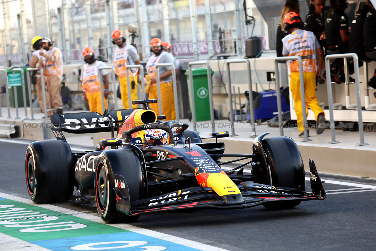 GP QATAR, Max Verstappen (NLD) Red Bull Racing RB19.

06.10.2023 Formula 1 World Championship, Rd 18, Qatar Grand Prix, Doha, Qatar, Qualifiche Day.

- www.xpbimages.com, EMail: requests@xpbimages.com © Copyright: Batchelor / XPB Images