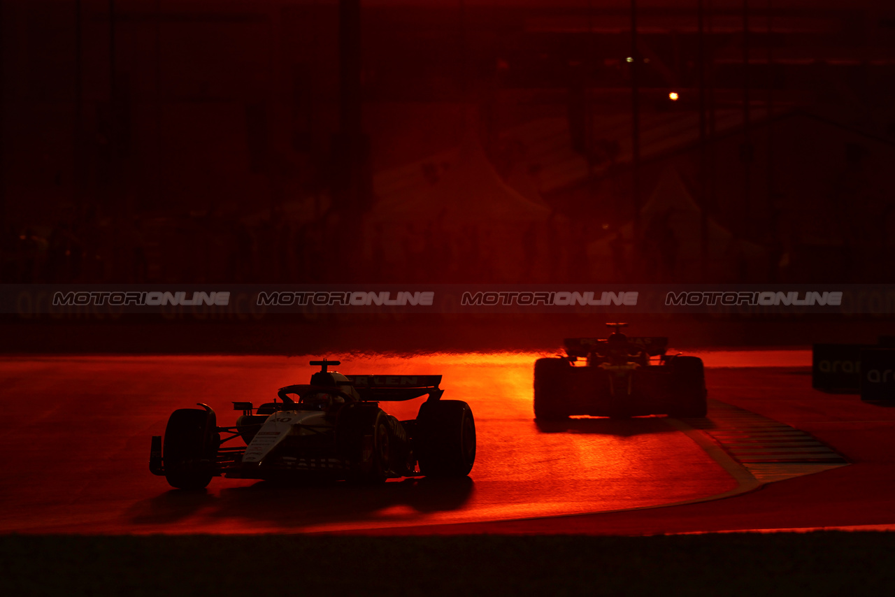GP QATAR, Liam Lawson (NZL) AlphaTauri AT04.

06.10.2023 Formula 1 World Championship, Rd 18, Qatar Grand Prix, Doha, Qatar, Qualifiche Day.

- www.xpbimages.com, EMail: requests@xpbimages.com © Copyright: Charniaux / XPB Images