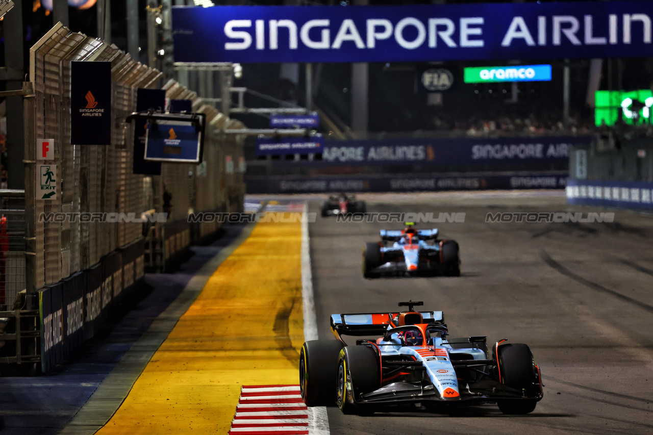 GP SINGAPORE, Alexander Albon (THA) Williams Racing FW45.

17.09.2023. Formula 1 World Championship, Rd 16, Singapore Grand Prix, Marina Bay Street Circuit, Singapore, Gara Day.

- www.xpbimages.com, EMail: requests@xpbimages.com © Copyright: Batchelor / XPB Images