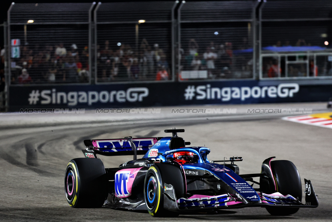 GP SINGAPORE, Esteban Ocon (FRA) Alpine F1 Team A523.

17.09.2023. Formula 1 World Championship, Rd 16, Singapore Grand Prix, Marina Bay Street Circuit, Singapore, Gara Day.

- www.xpbimages.com, EMail: requests@xpbimages.com © Copyright: Batchelor / XPB Images