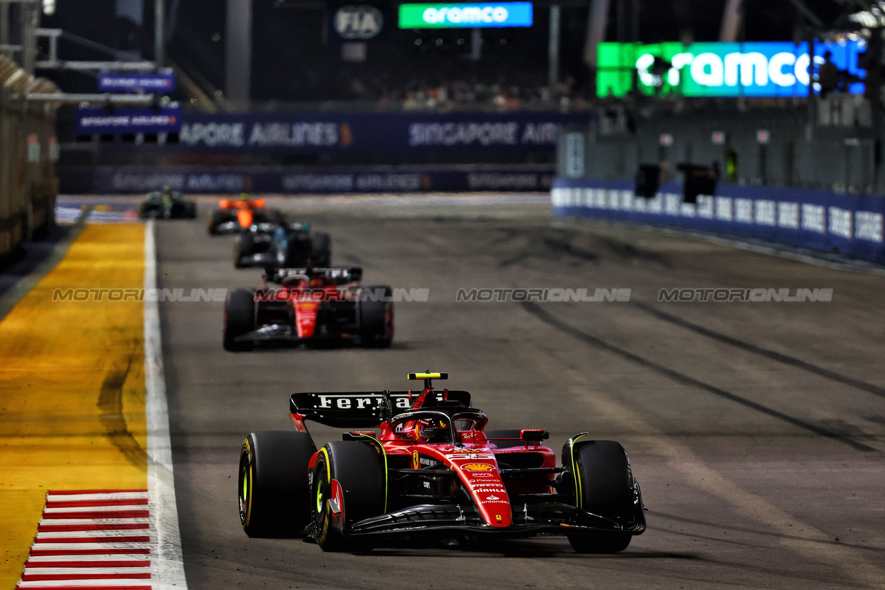 GP SINGAPORE, Carlos Sainz Jr (ESP) Ferrari SF-23.

17.09.2023. Formula 1 World Championship, Rd 16, Singapore Grand Prix, Marina Bay Street Circuit, Singapore, Gara Day.

- www.xpbimages.com, EMail: requests@xpbimages.com © Copyright: Batchelor / XPB Images