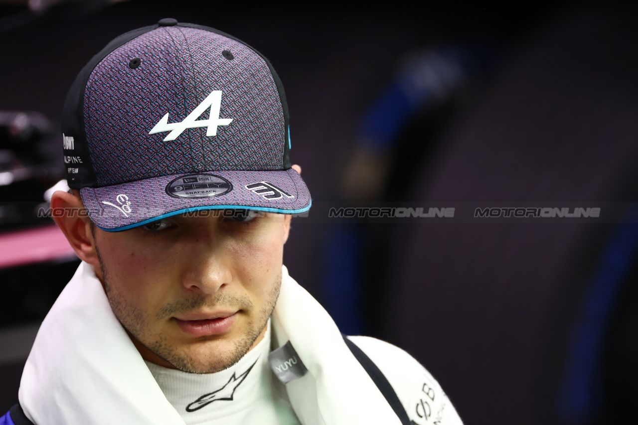 GP SINGAPORE, Esteban Ocon (FRA) Alpine F1 Team.

17.09.2023. Formula 1 World Championship, Rd 16, Singapore Grand Prix, Marina Bay Street Circuit, Singapore, Gara Day.

 - www.xpbimages.com, EMail: requests@xpbimages.com © Copyright: Coates / XPB Images