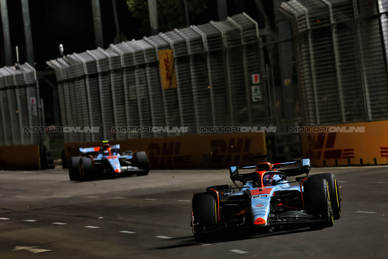 GP SINGAPORE, Alexander Albon (THA) Williams Racing FW45.

17.09.2023. Formula 1 World Championship, Rd 16, Singapore Grand Prix, Marina Bay Street Circuit, Singapore, Gara Day.

 - www.xpbimages.com, EMail: requests@xpbimages.com © Copyright: Coates / XPB Images