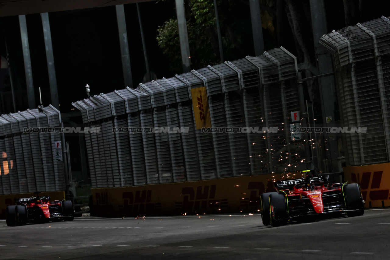 GP SINGAPORE, Carlos Sainz Jr (ESP) Ferrari SF-23.

17.09.2023. Formula 1 World Championship, Rd 16, Singapore Grand Prix, Marina Bay Street Circuit, Singapore, Gara Day.

 - www.xpbimages.com, EMail: requests@xpbimages.com © Copyright: Coates / XPB Images