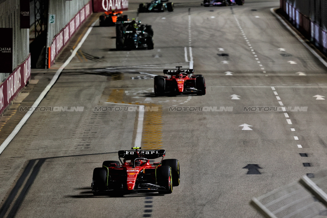 GP SINGAPORE, Carlos Sainz Jr (ESP) Ferrari SF-23.

17.09.2023. Formula 1 World Championship, Rd 16, Singapore Grand Prix, Marina Bay Street Circuit, Singapore, Gara Day.

 - www.xpbimages.com, EMail: requests@xpbimages.com © Copyright: Rew / XPB Images