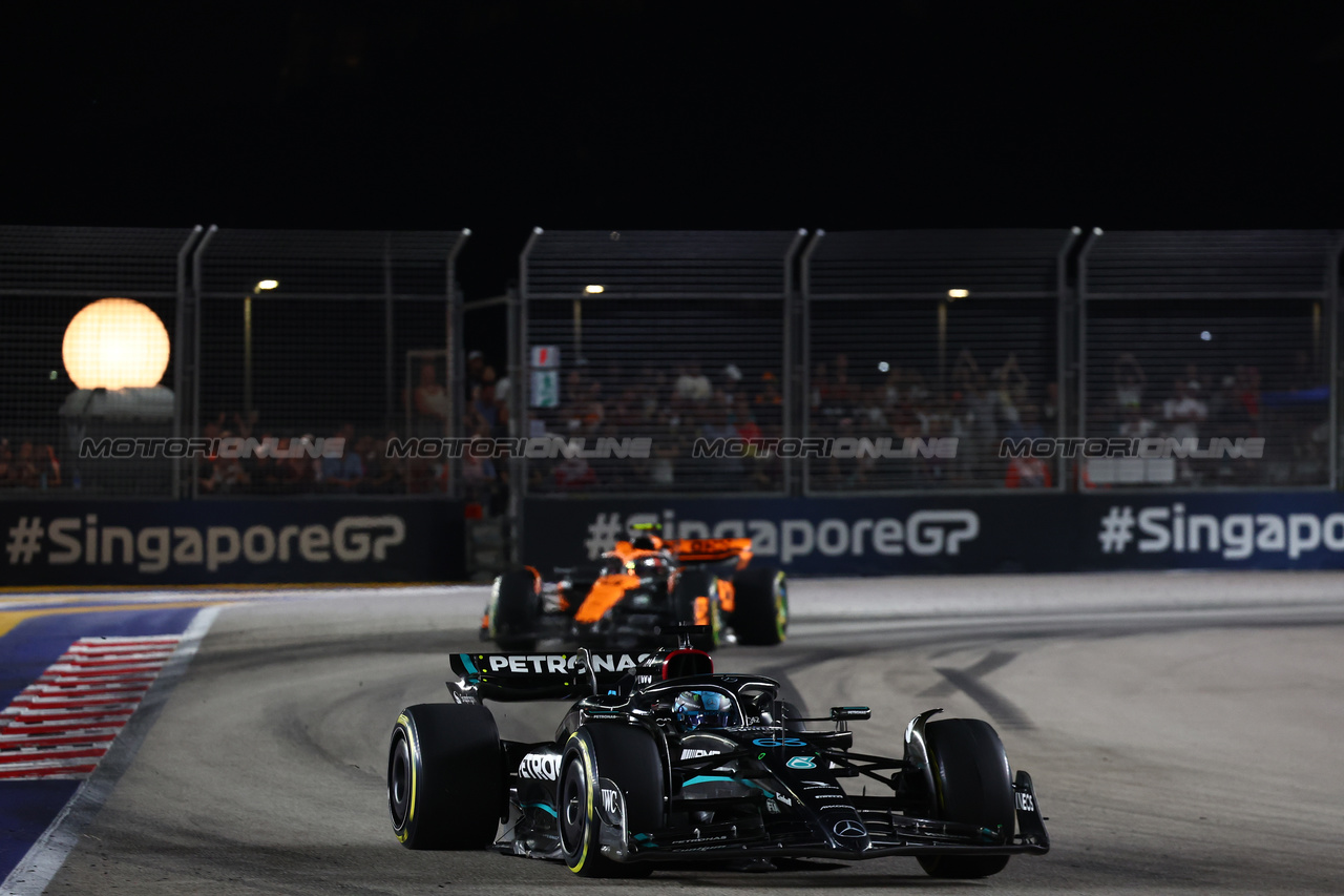 GP SINGAPORE, George Russell (GBR) Mercedes AMG F1 W14.

17.09.2023. Formula 1 World Championship, Rd 16, Singapore Grand Prix, Marina Bay Street Circuit, Singapore, Gara Day.

- www.xpbimages.com, EMail: requests@xpbimages.com © Copyright: Batchelor / XPB Images