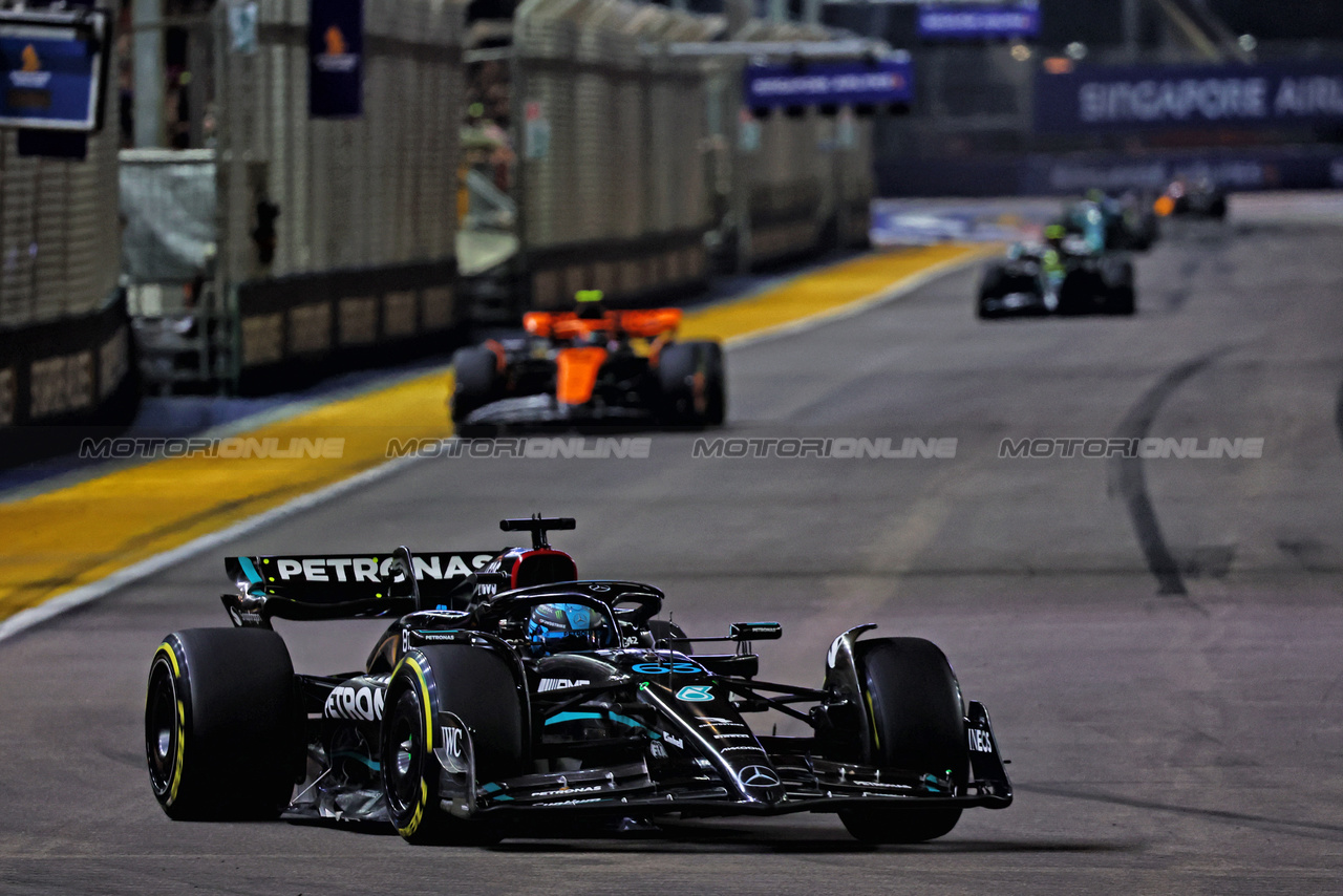 GP SINGAPORE, George Russell (GBR) Mercedes AMG F1 W14.

17.09.2023. Formula 1 World Championship, Rd 16, Singapore Grand Prix, Marina Bay Street Circuit, Singapore, Gara Day.

- www.xpbimages.com, EMail: requests@xpbimages.com © Copyright: Batchelor / XPB Images