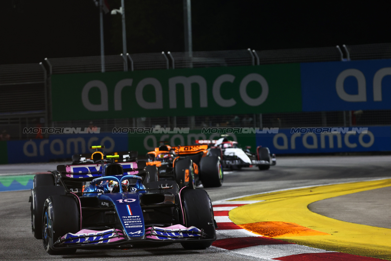 GP SINGAPORE, Pierre Gasly (FRA) Alpine F1 Team A523.

17.09.2023. Formula 1 World Championship, Rd 16, Singapore Grand Prix, Marina Bay Street Circuit, Singapore, Gara Day.

- www.xpbimages.com, EMail: requests@xpbimages.com © Copyright: Batchelor / XPB Images