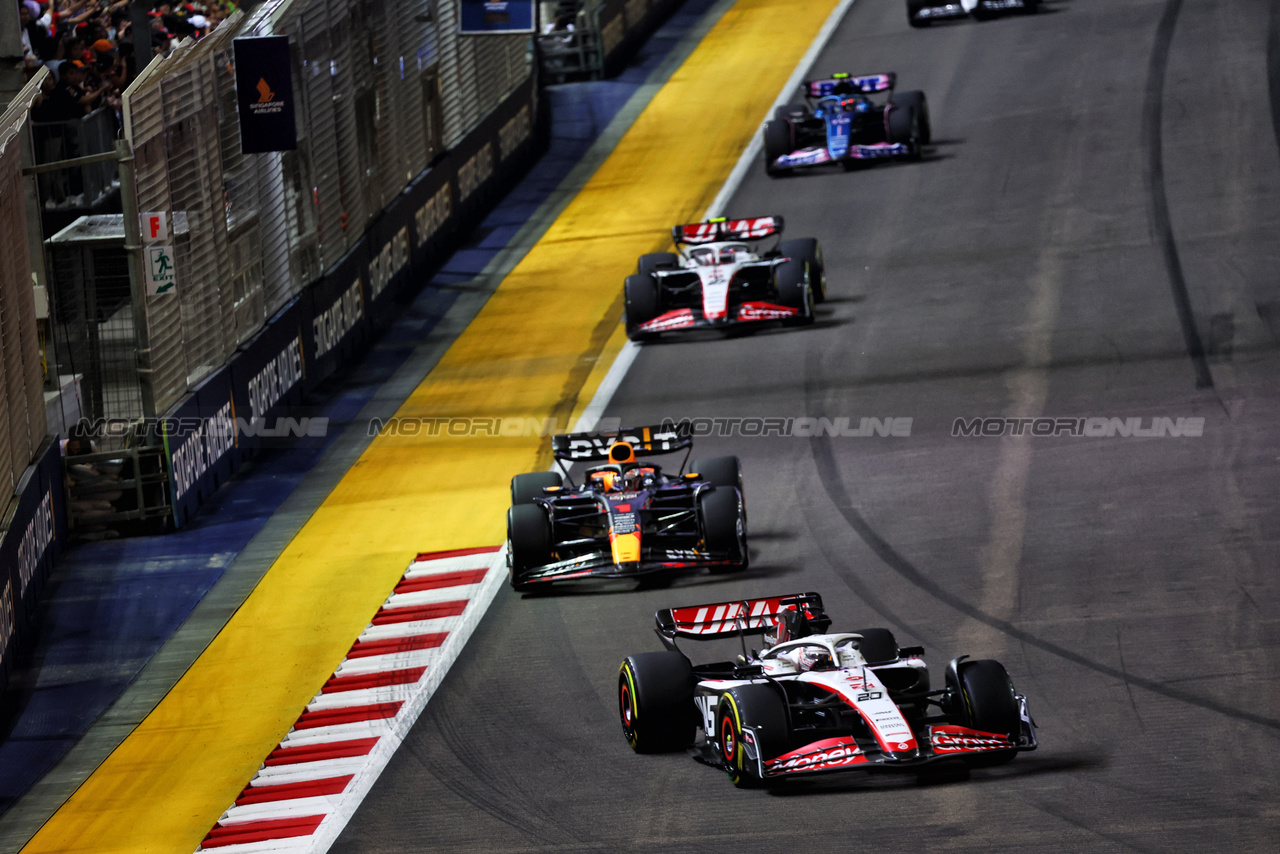 GP SINGAPORE, Kevin Magnussen (DEN) Haas VF-23.

17.09.2023. Formula 1 World Championship, Rd 16, Singapore Grand Prix, Marina Bay Street Circuit, Singapore, Gara Day.

- www.xpbimages.com, EMail: requests@xpbimages.com © Copyright: Batchelor / XPB Images