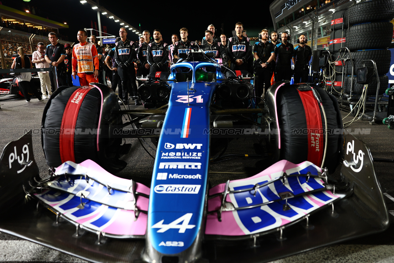 GP SINGAPORE, Esteban Ocon (FRA) Alpine F1 Team A523 on the grid.

17.09.2023. Formula 1 World Championship, Rd 16, Singapore Grand Prix, Marina Bay Street Circuit, Singapore, Gara Day.

- www.xpbimages.com, EMail: requests@xpbimages.com © Copyright: Batchelor / XPB Images