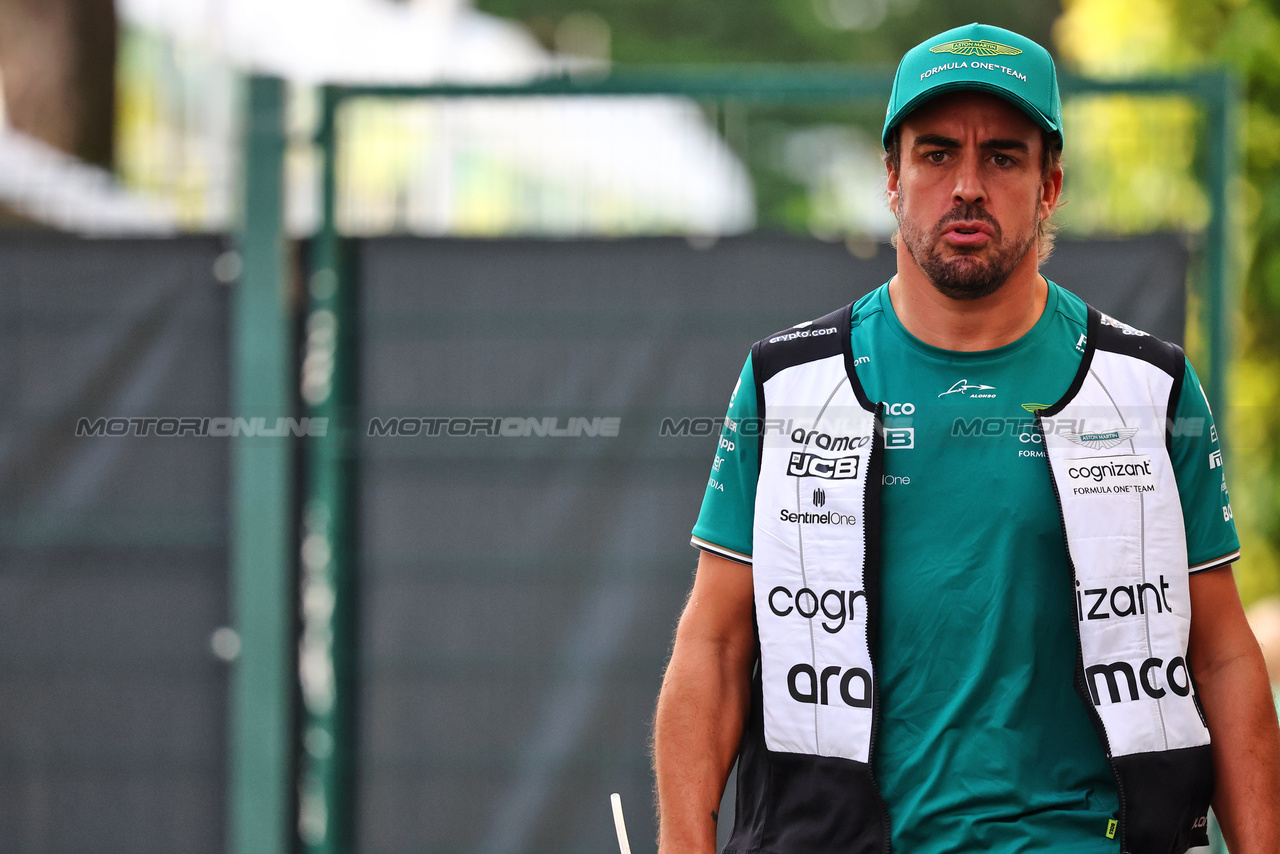 GP SINGAPORE, Fernando Alonso (ESP) Aston Martin F1 Team.

17.09.2023. Formula 1 World Championship, Rd 16, Singapore Grand Prix, Marina Bay Street Circuit, Singapore, Gara Day.

- www.xpbimages.com, EMail: requests@xpbimages.com © Copyright: Batchelor / XPB Images