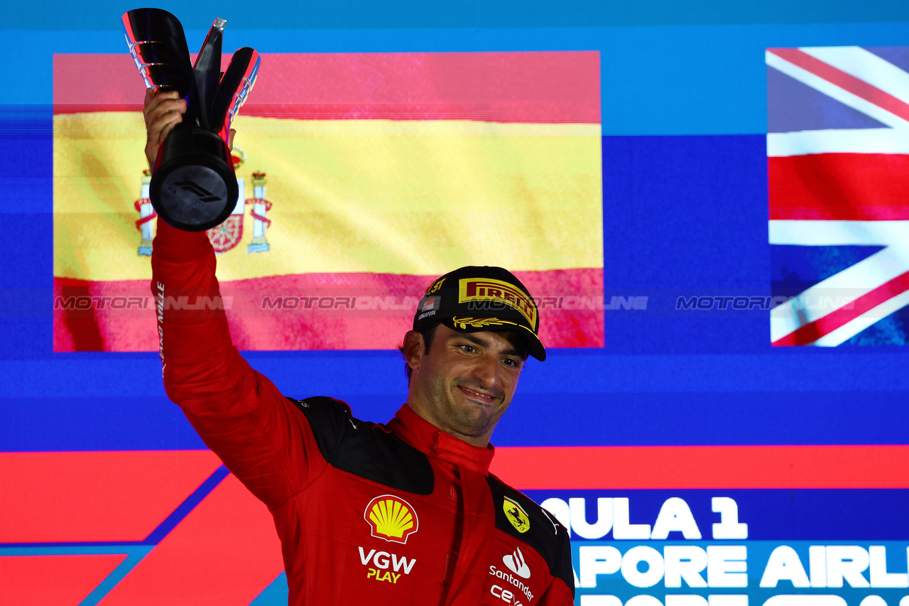 GP SINGAPORE, 1st place  Carlos Sainz Jr (ESP) Ferrari.
17.09.2023. Formula 1 World Championship, Rd 16, Singapore Grand Prix, Marina Bay Street Circuit, Singapore, Gara Day.
- www.xpbimages.com, EMail: requests@xpbimages.com © Copyright: Batchelor / XPB Images