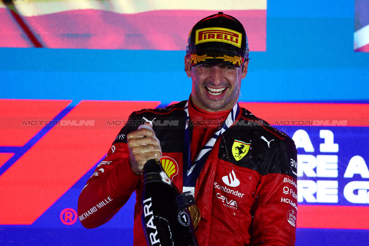 GP SINGAPORE, 1st place  Carlos Sainz Jr (ESP) Ferrari.
17.09.2023. Formula 1 World Championship, Rd 16, Singapore Grand Prix, Marina Bay Street Circuit, Singapore, Gara Day.
- www.xpbimages.com, EMail: requests@xpbimages.com © Copyright: Batchelor / XPB Images