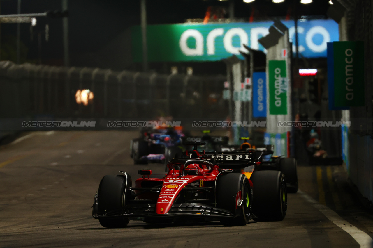 GP SINGAPORE, Charles Leclerc (MON) Ferrari SF-23.

17.09.2023. Formula 1 World Championship, Rd 16, Singapore Grand Prix, Marina Bay Street Circuit, Singapore, Gara Day.

 - www.xpbimages.com, EMail: requests@xpbimages.com © Copyright: Coates / XPB Images