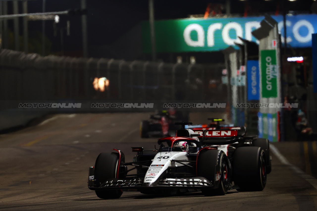 GP SINGAPORE, Liam Lawson (NZL) AlphaTauri AT04.

17.09.2023. Formula 1 World Championship, Rd 16, Singapore Grand Prix, Marina Bay Street Circuit, Singapore, Gara Day.

 - www.xpbimages.com, EMail: requests@xpbimages.com © Copyright: Coates / XPB Images