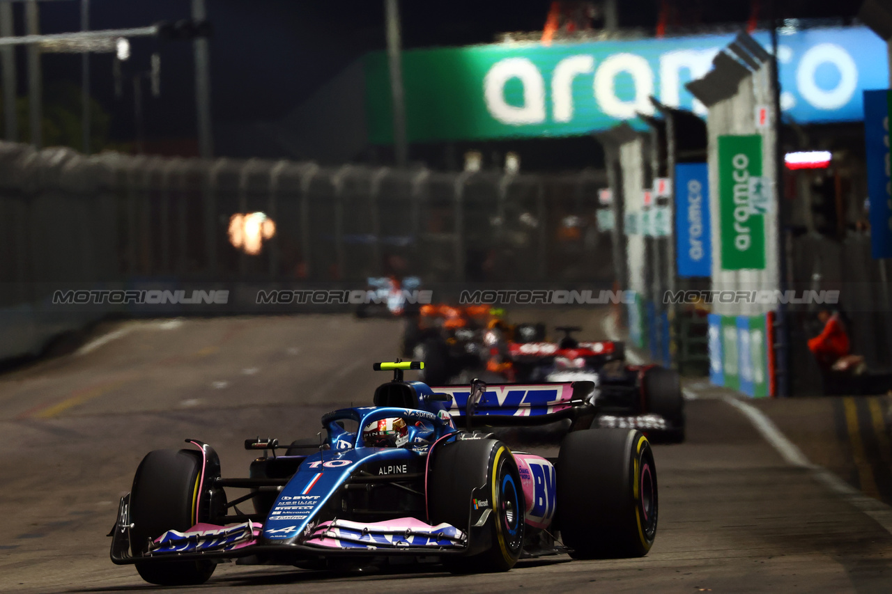 GP SINGAPORE, Pierre Gasly (FRA) Alpine F1 Team A523.

17.09.2023. Formula 1 World Championship, Rd 16, Singapore Grand Prix, Marina Bay Street Circuit, Singapore, Gara Day.

 - www.xpbimages.com, EMail: requests@xpbimages.com © Copyright: Coates / XPB Images