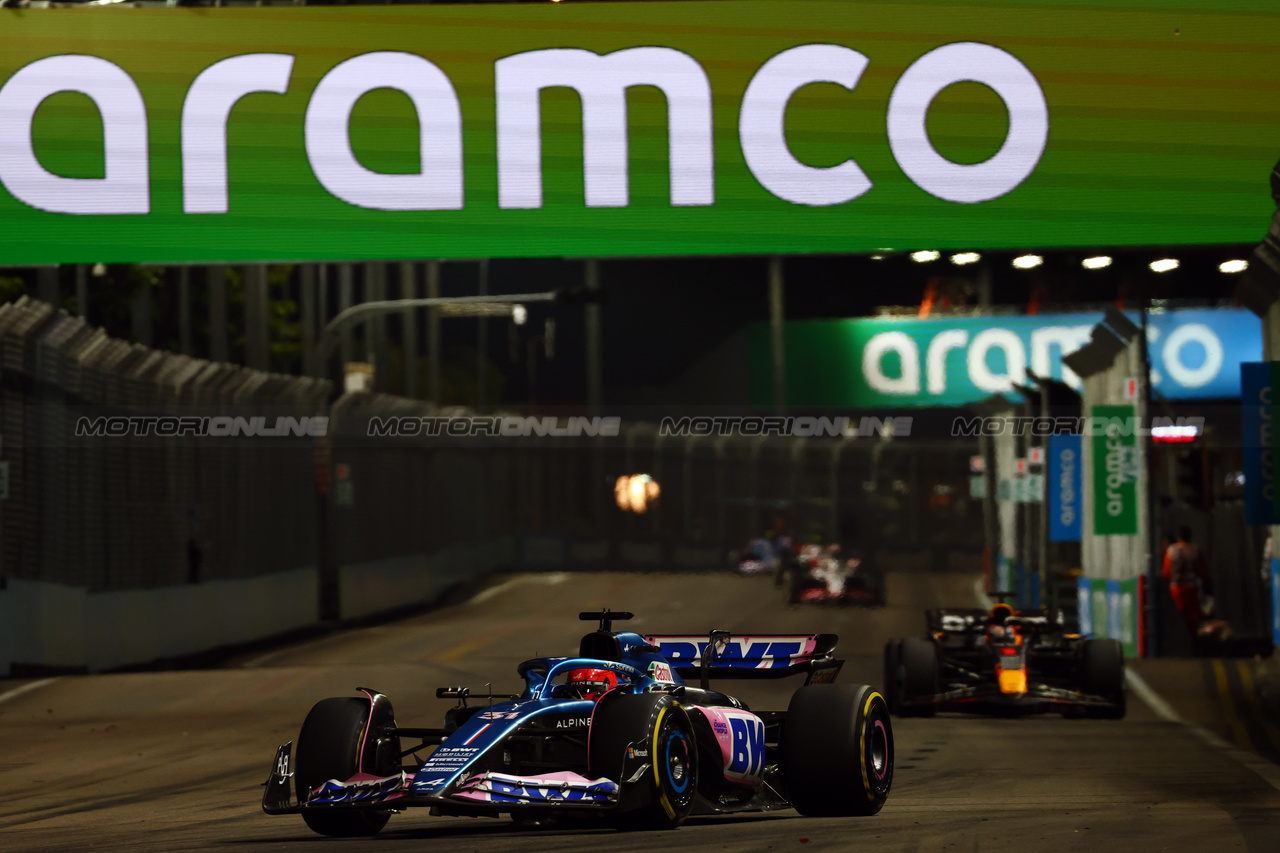 GP SINGAPORE, Esteban Ocon (FRA) Alpine F1 Team A523.

17.09.2023. Formula 1 World Championship, Rd 16, Singapore Grand Prix, Marina Bay Street Circuit, Singapore, Gara Day.

 - www.xpbimages.com, EMail: requests@xpbimages.com © Copyright: Coates / XPB Images