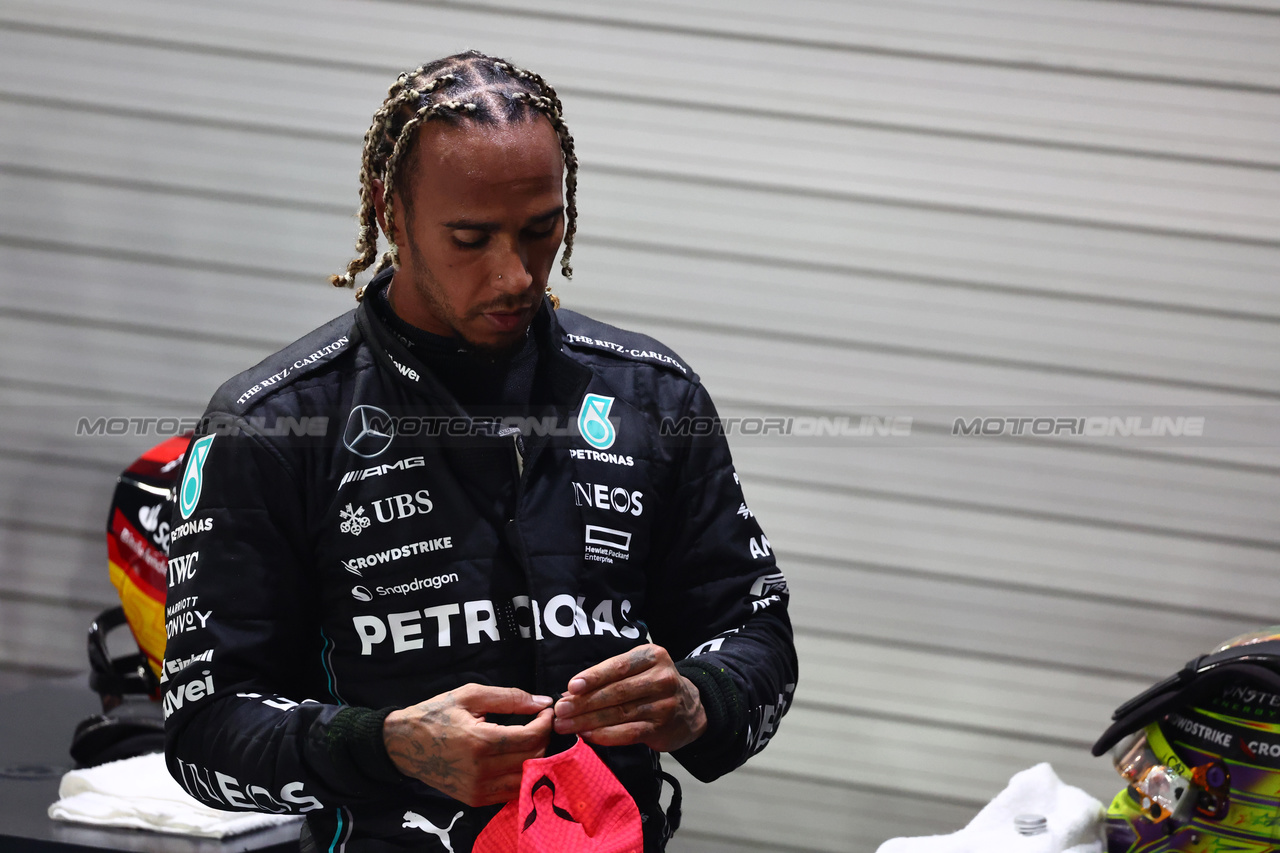 GP SINGAPORE, 3rd place  Lewis Hamilton (GBR) Mercedes AMG F1.
17.09.2023. Formula 1 World Championship, Rd 16, Singapore Grand Prix, Marina Bay Street Circuit, Singapore, Gara Day.
- www.xpbimages.com, EMail: requests@xpbimages.com © Copyright: Batchelor / XPB Images