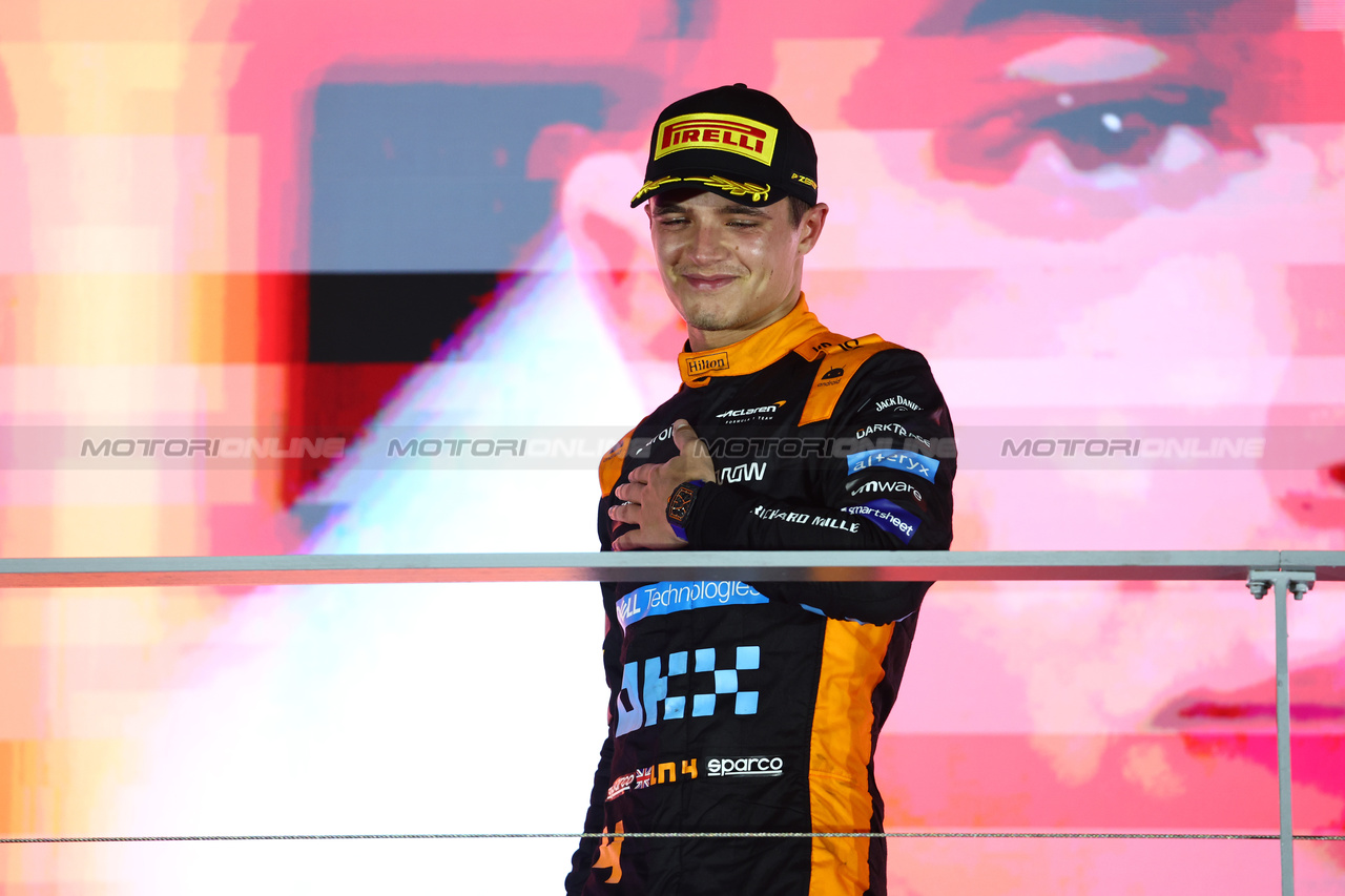 GP SINGAPORE, 2nd place  Lando Norris (GBR) McLaren.
17.09.2023. Formula 1 World Championship, Rd 16, Singapore Grand Prix, Marina Bay Street Circuit, Singapore, Gara Day.
- www.xpbimages.com, EMail: requests@xpbimages.com © Copyright: Batchelor / XPB Images