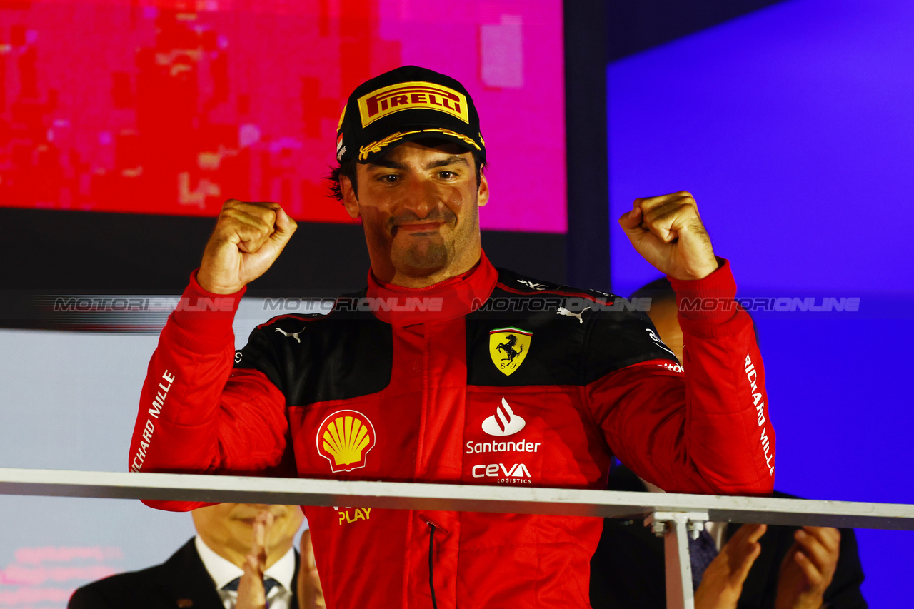 GP SINGAPORE, 1st place  Carlos Sainz Jr (ESP) Ferrari.
17.09.2023. Formula 1 World Championship, Rd 16, Singapore Grand Prix, Marina Bay Street Circuit, Singapore, Gara Day.
- www.xpbimages.com, EMail: requests@xpbimages.com © Copyright: Batchelor / XPB Images