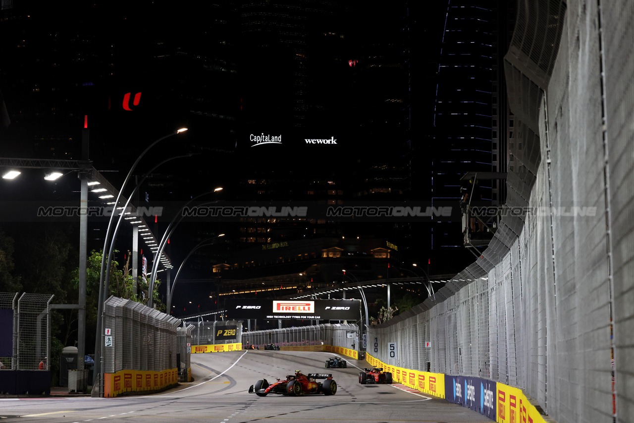 GP SINGAPORE, Carlos Sainz Jr (ESP) Ferrari SF-23.

17.09.2023. Formula 1 World Championship, Rd 16, Singapore Grand Prix, Marina Bay Street Circuit, Singapore, Gara Day.

- www.xpbimages.com, EMail: requests@xpbimages.com © Copyright: Bearne / XPB Images