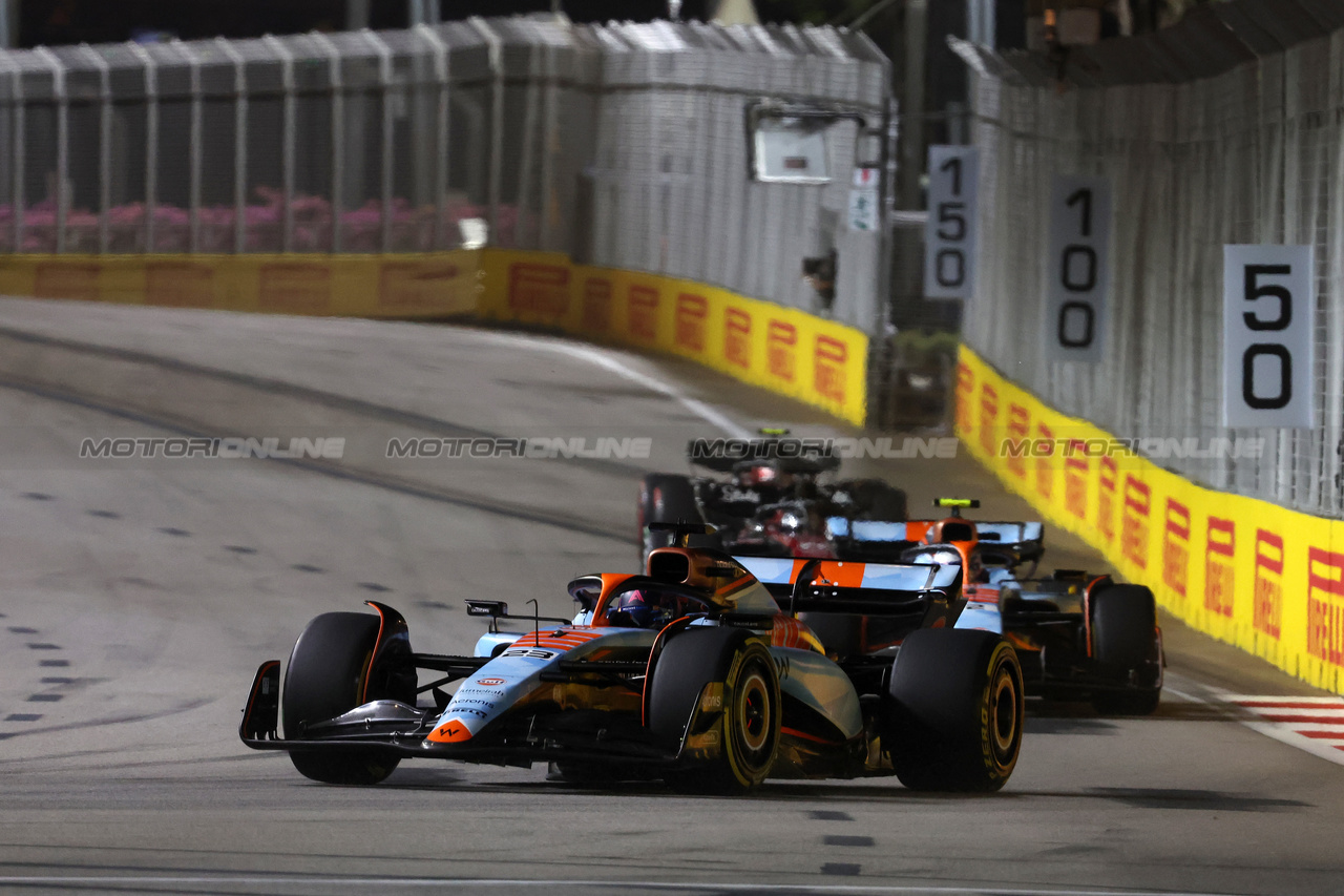 GP SINGAPORE, Alexander Albon (THA) Williams Racing FW45.

17.09.2023. Formula 1 World Championship, Rd 16, Singapore Grand Prix, Marina Bay Street Circuit, Singapore, Gara Day.

- www.xpbimages.com, EMail: requests@xpbimages.com © Copyright: Bearne / XPB Images