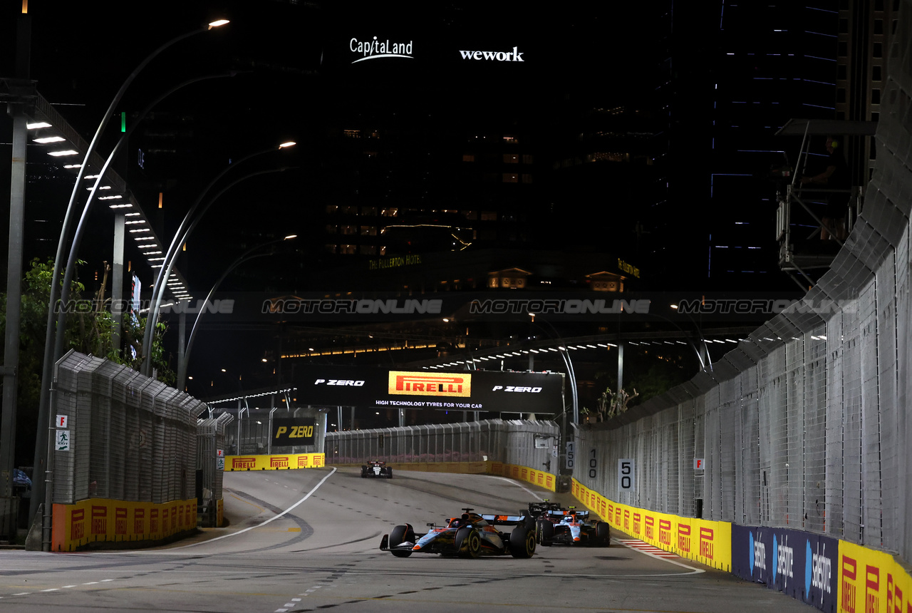 GP SINGAPORE, Alexander Albon (THA) Williams Racing FW45.



17.09.2023. Formula 1 World Championship, Rd 16, Singapore Grand Prix, Marina Bay Street Circuit, Singapore, Gara Day.

- www.xpbimages.com, EMail: requests@xpbimages.com © Copyright: Bearne / XPB Images