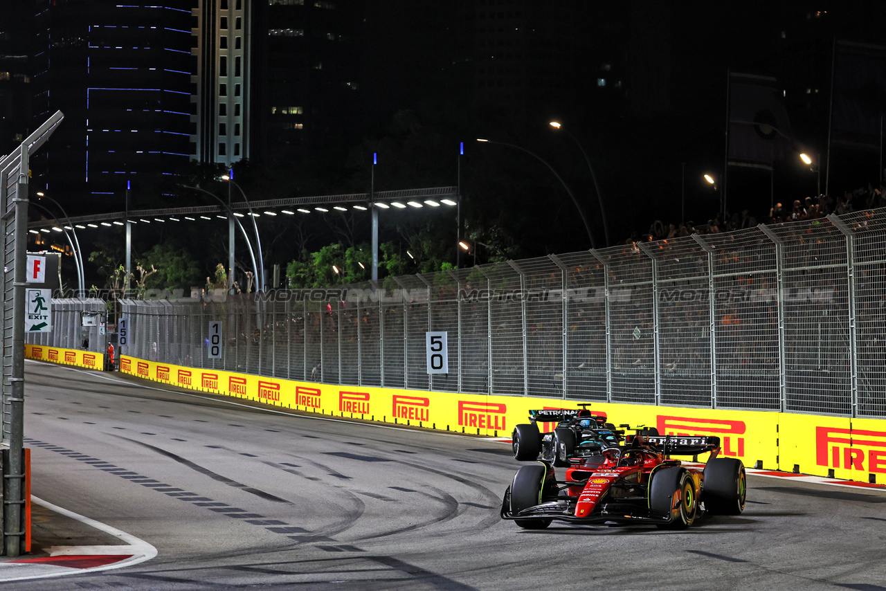 GP SINGAPORE, Carlos Sainz Jr (ESP) Ferrari SF-23.

17.09.2023. Formula 1 World Championship, Rd 16, Singapore Grand Prix, Marina Bay Street Circuit, Singapore, Gara Day.

- www.xpbimages.com, EMail: requests@xpbimages.com © Copyright: Bearne / XPB Images