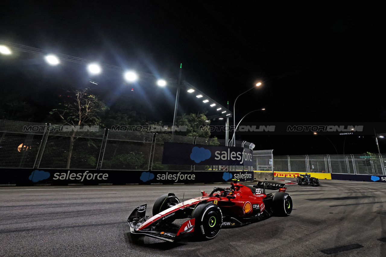 GP SINGAPORE, Carlos Sainz Jr (ESP) Ferrari SF-23.

17.09.2023. Formula 1 World Championship, Rd 16, Singapore Grand Prix, Marina Bay Street Circuit, Singapore, Gara Day.

- www.xpbimages.com, EMail: requests@xpbimages.com © Copyright: Bearne / XPB Images