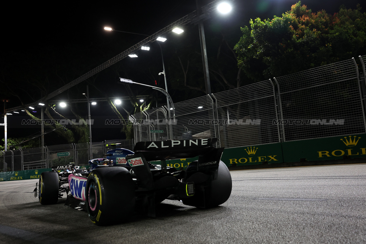 GP SINGAPORE, Pierre Gasly (FRA) Alpine F1 Team A523.

17.09.2023. Formula 1 World Championship, Rd 16, Singapore Grand Prix, Marina Bay Street Circuit, Singapore, Gara Day.

- www.xpbimages.com, EMail: requests@xpbimages.com © Copyright: Bearne / XPB Images