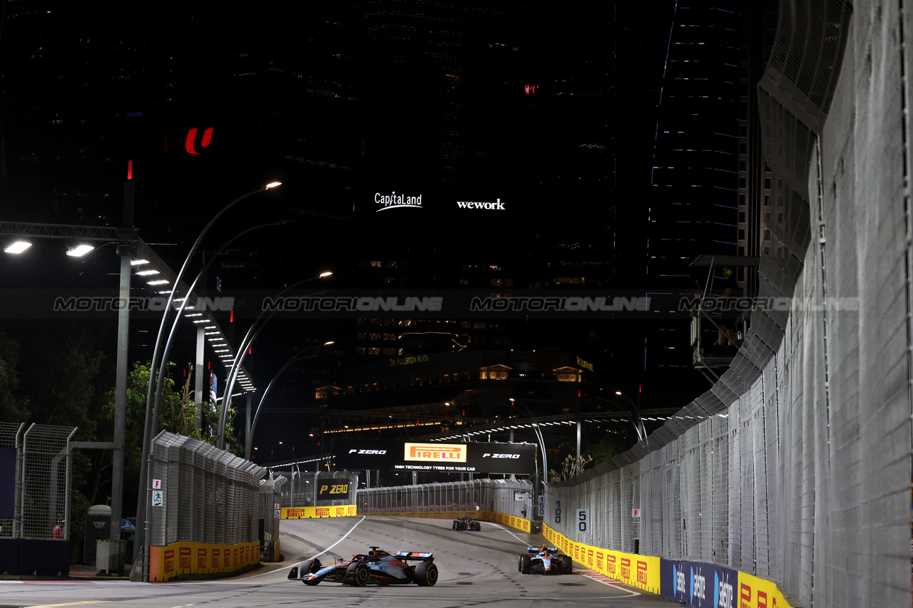 GP SINGAPORE, Alexander Albon (THA) Williams Racing FW45.

17.09.2023. Formula 1 World Championship, Rd 16, Singapore Grand Prix, Marina Bay Street Circuit, Singapore, Gara Day.

- www.xpbimages.com, EMail: requests@xpbimages.com © Copyright: Bearne / XPB Images