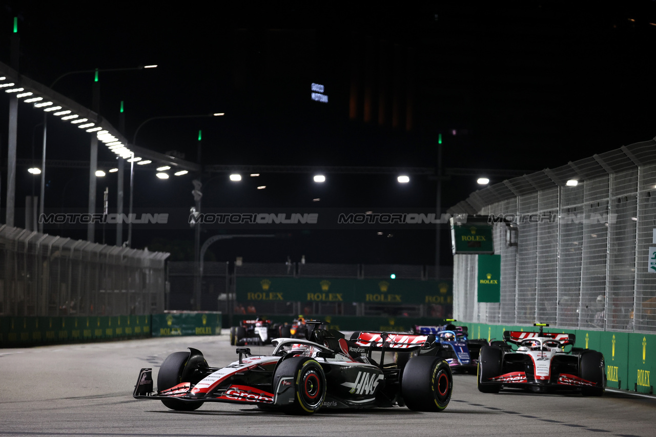 GP SINGAPORE, Kevin Magnussen (DEN) Haas VF-23.

17.09.2023. Formula 1 World Championship, Rd 16, Singapore Grand Prix, Marina Bay Street Circuit, Singapore, Gara Day.

- www.xpbimages.com, EMail: requests@xpbimages.com © Copyright: Bearne / XPB Images