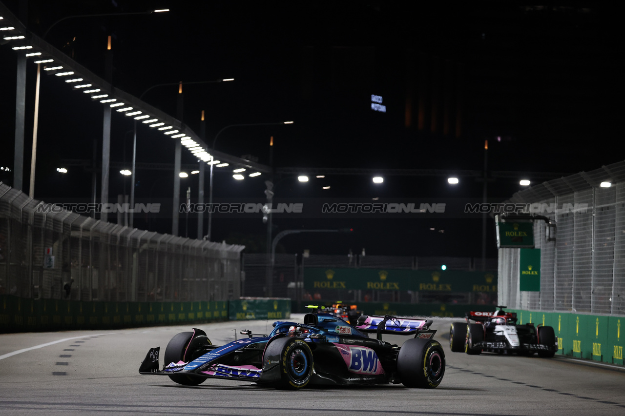 GP SINGAPORE, Pierre Gasly (FRA) Alpine F1 Team A523.

17.09.2023. Formula 1 World Championship, Rd 16, Singapore Grand Prix, Marina Bay Street Circuit, Singapore, Gara Day.

- www.xpbimages.com, EMail: requests@xpbimages.com © Copyright: Bearne / XPB Images