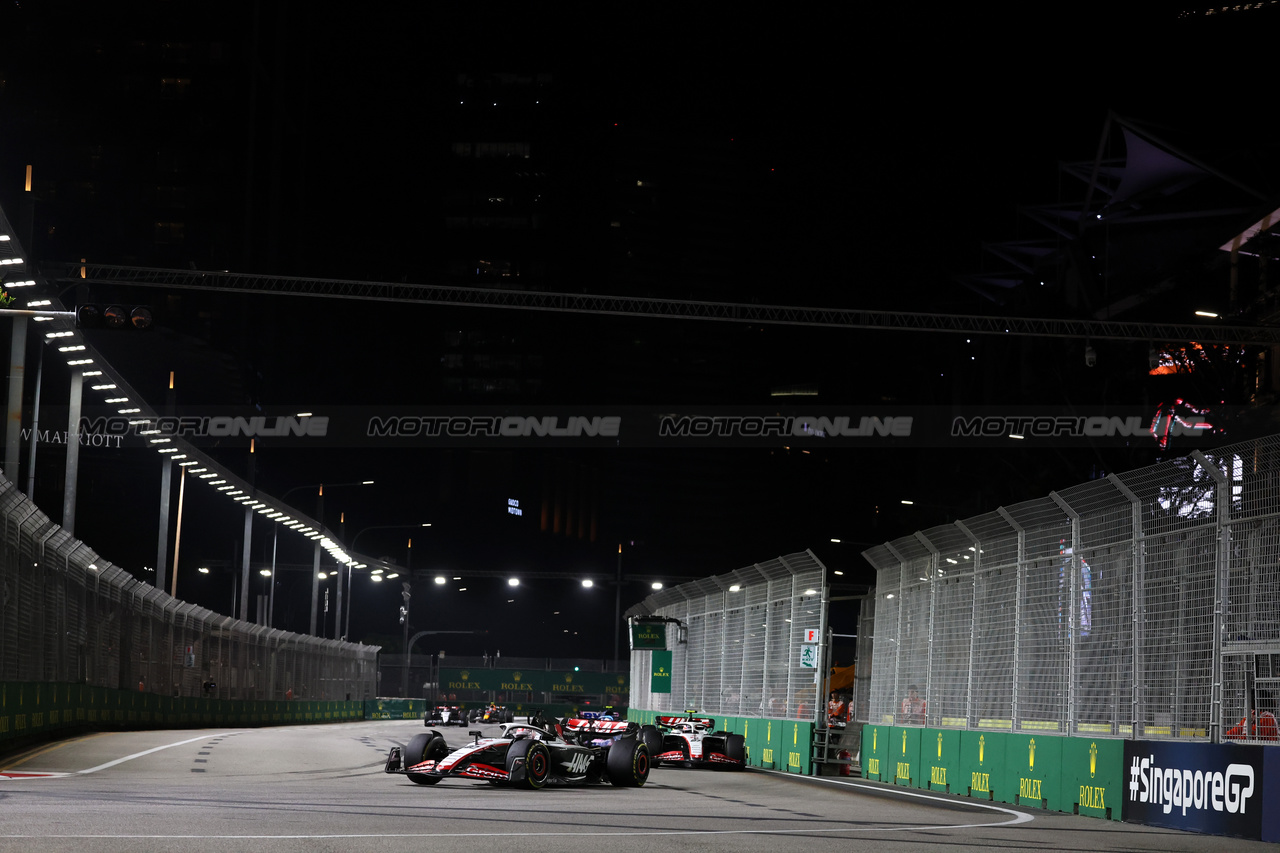 GP SINGAPORE, Kevin Magnussen (DEN) Haas VF-23.

17.09.2023. Formula 1 World Championship, Rd 16, Singapore Grand Prix, Marina Bay Street Circuit, Singapore, Gara Day.

- www.xpbimages.com, EMail: requests@xpbimages.com © Copyright: Bearne / XPB Images