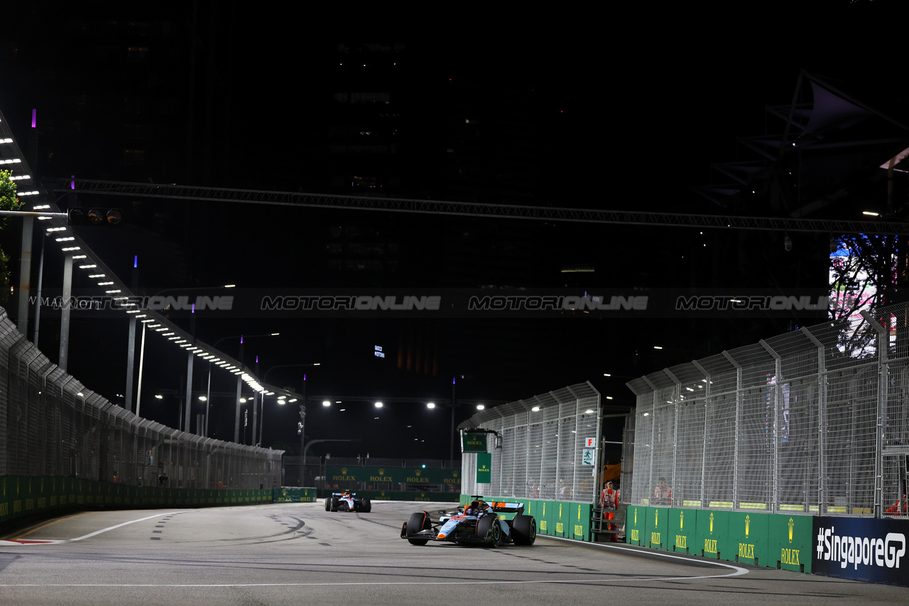 GP SINGAPORE, Alexander Albon (THA) Williams Racing FW45.

17.09.2023. Formula 1 World Championship, Rd 16, Singapore Grand Prix, Marina Bay Street Circuit, Singapore, Gara Day.

- www.xpbimages.com, EMail: requests@xpbimages.com © Copyright: Bearne / XPB Images