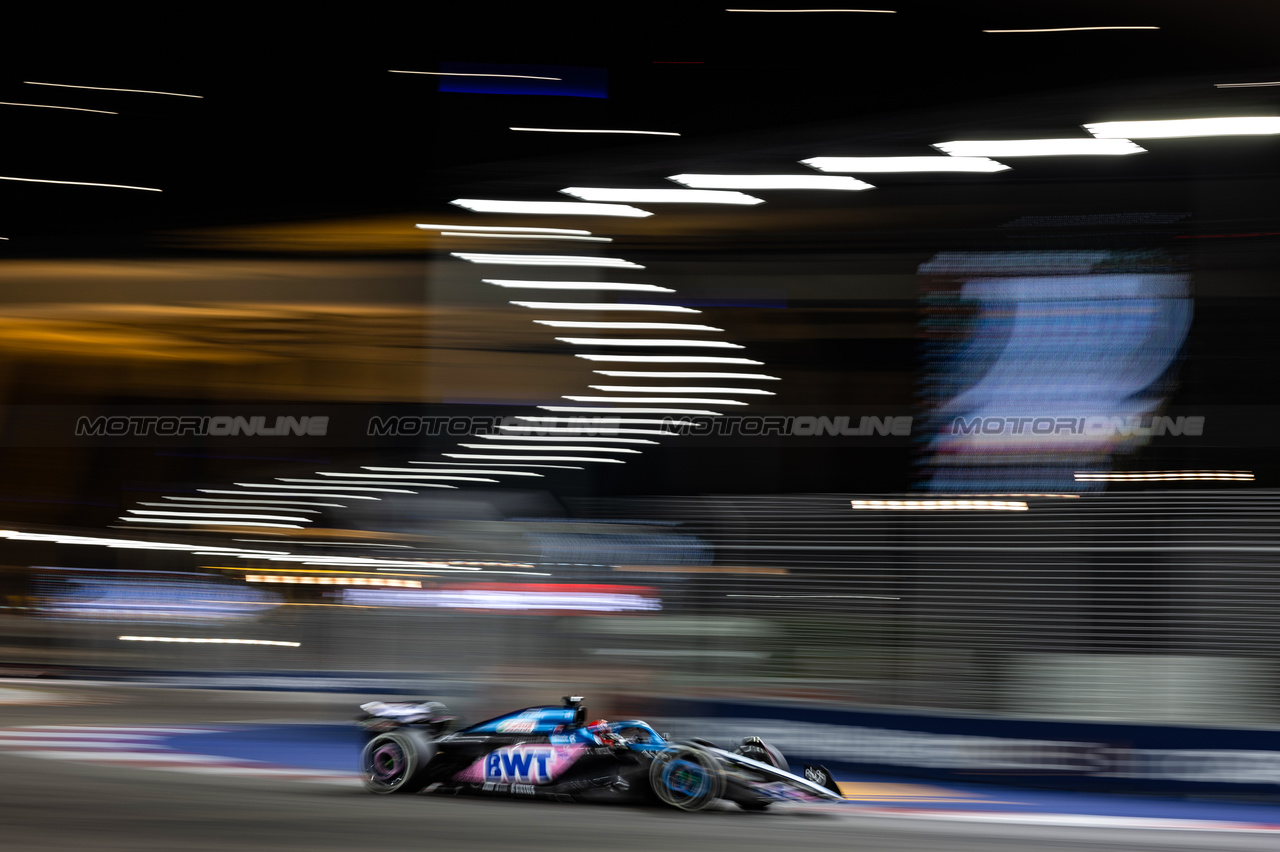 GP SINGAPORE, Esteban Ocon (FRA), Alpine F1 Team 
17.09.2023. Formula 1 World Championship, Rd 16, Singapore Grand Prix, Marina Bay Street Circuit, Singapore, Gara Day.
- www.xpbimages.com, EMail: requests@xpbimages.com © Copyright: Charniaux / XPB Images