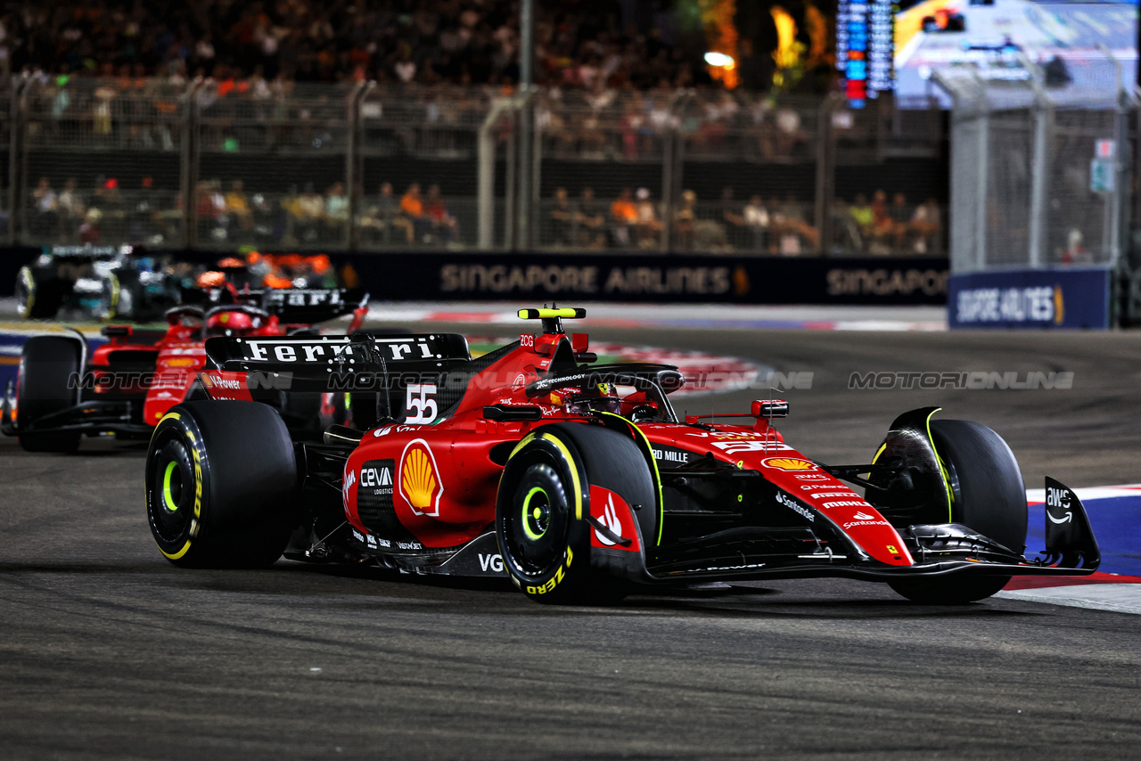 GP SINGAPORE, Carlos Sainz Jr (ESP) Ferrari SF-23.

17.09.2023. Formula 1 World Championship, Rd 16, Singapore Grand Prix, Marina Bay Street Circuit, Singapore, Gara Day.

- www.xpbimages.com, EMail: requests@xpbimages.com © Copyright: Charniaux / XPB Images