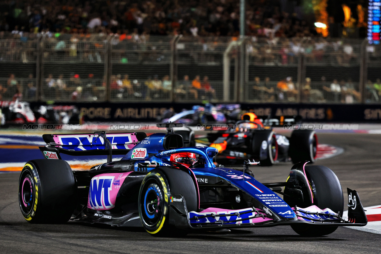 GP SINGAPORE, Esteban Ocon (FRA) Alpine F1 Team A523.

17.09.2023. Formula 1 World Championship, Rd 16, Singapore Grand Prix, Marina Bay Street Circuit, Singapore, Gara Day.

- www.xpbimages.com, EMail: requests@xpbimages.com © Copyright: Charniaux / XPB Images