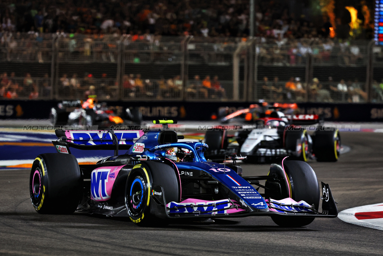 GP SINGAPORE, Pierre Gasly (FRA) Alpine F1 Team A523.

17.09.2023. Formula 1 World Championship, Rd 16, Singapore Grand Prix, Marina Bay Street Circuit, Singapore, Gara Day.

- www.xpbimages.com, EMail: requests@xpbimages.com © Copyright: Charniaux / XPB Images