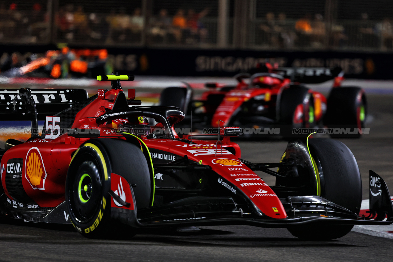 GP SINGAPORE, Carlos Sainz Jr (ESP) Ferrari SF-23.

17.09.2023. Formula 1 World Championship, Rd 16, Singapore Grand Prix, Marina Bay Street Circuit, Singapore, Gara Day.

- www.xpbimages.com, EMail: requests@xpbimages.com © Copyright: Charniaux / XPB Images